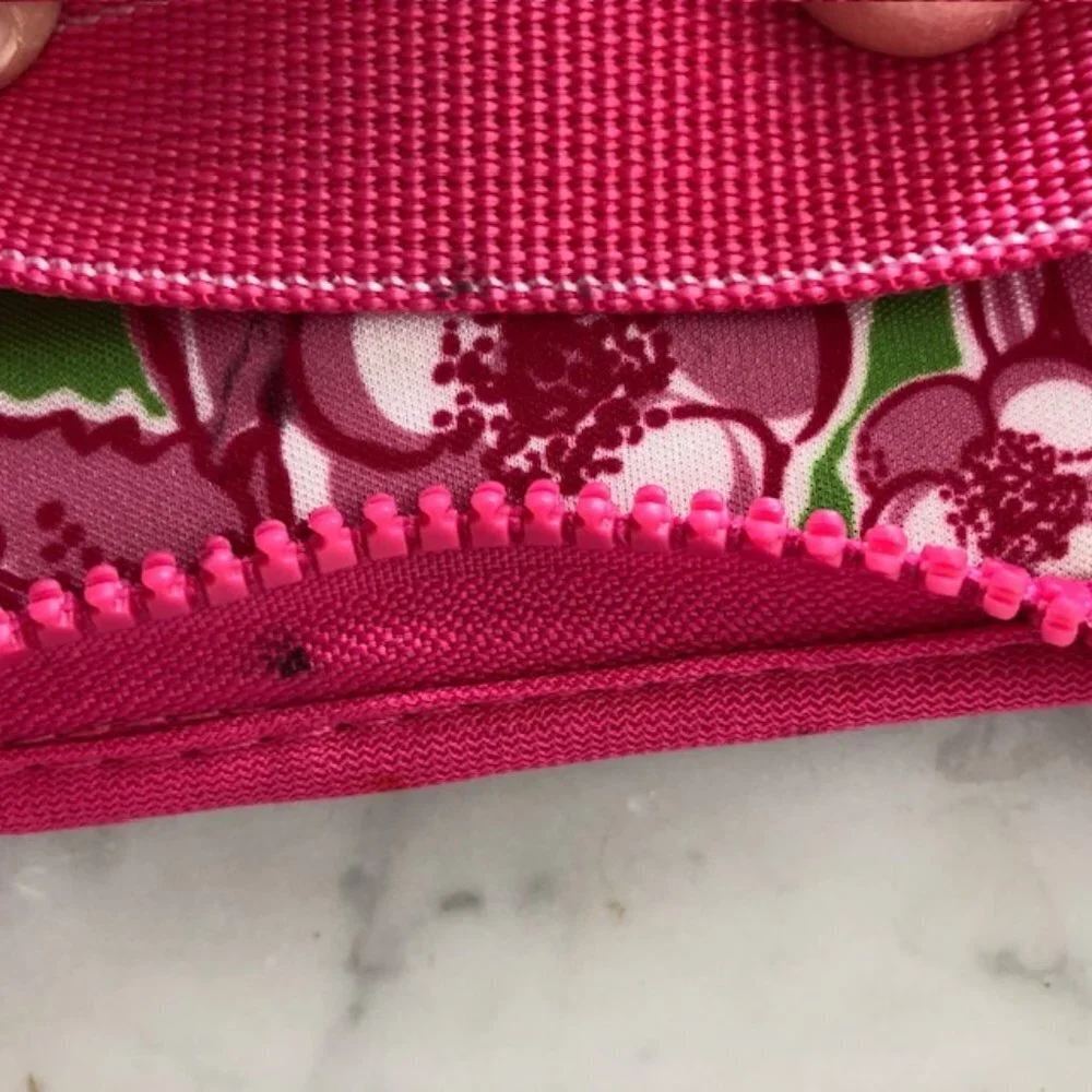 LILLY PULITZER Neoprene Zip Laptop Shoulder Bag Pink Green White Lobster… - Picture 9 of 15